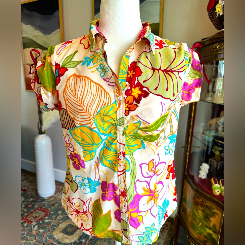 Izod Hawaiian Shirt with Ruched Sleeves